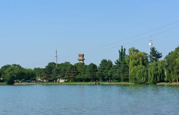 Göl ve teleferik — Stok fotoğraf