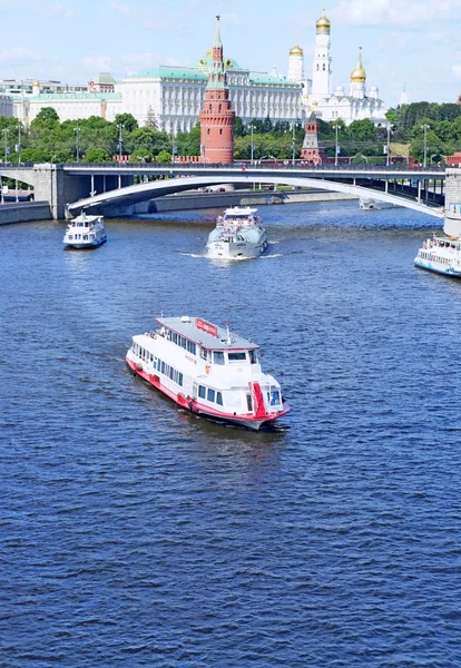 Kremlin ve Moskova Nehri — Stok fotoğraf