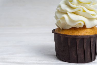 Kek beyaz arkaplanda ve kapat