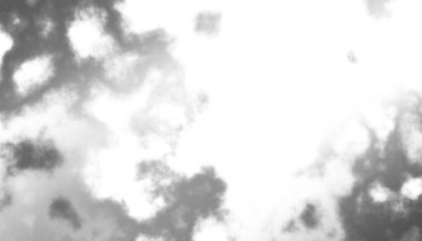 Beyaz arkaplandaki gerçekçi beyaz sisi ve bulutları ayır. Özel efektler 3D render jpg