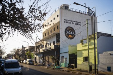 Buenos Aires, Arjantin - 1 Ağustos 2021: Mezbaha mahallesindeki et işleme tesisi