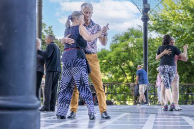 Buenos Aires, Arjantin - 18 Ocak 2026: Buenos Aires Arjantin 'de düzenlenen bir halk tango dersine katılan yerel halk