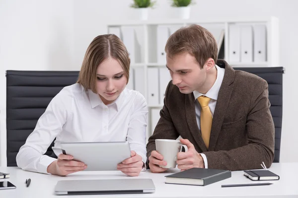 Biznesmen i businesswoman — Zdjęcie stockowe