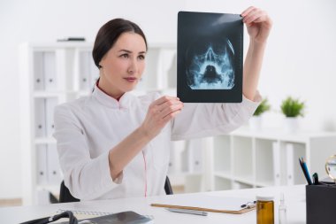 Doktor Xray arıyorsunuz