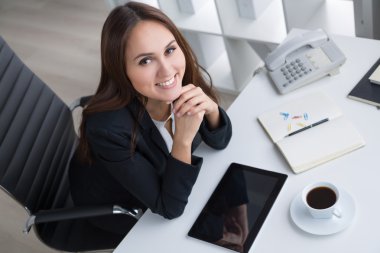 iş yerinde iş kadını