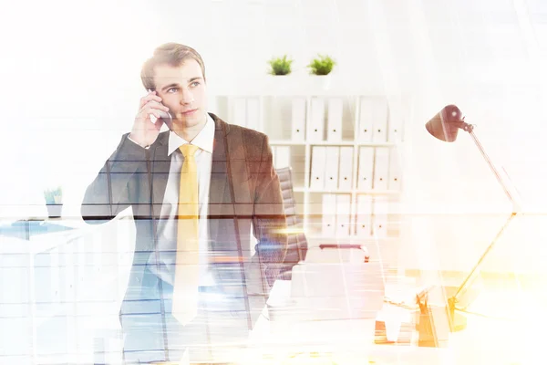 Geschäftsmann bei der Arbeit — Stockfoto