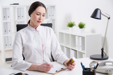 Doktor ar çalışma