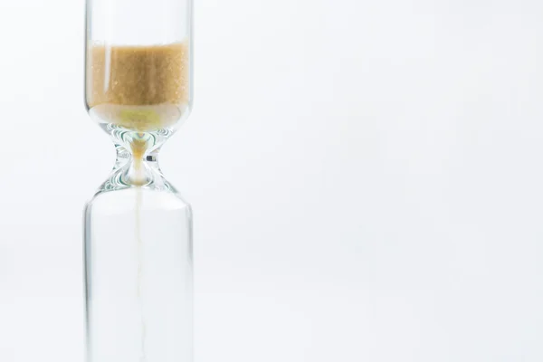 Medizinisches Sandglas. Vereinzelt. Konzept der Zeit. — Stockfoto