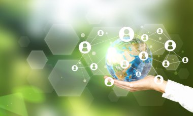 Yeşil arka plan erkek Palm'da sisteminde ağ ile karasal globe. Nasa tarafından döşenmiş bu görüntü unsurları