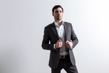 Beyaz arkaplan üzerinde iş adamı