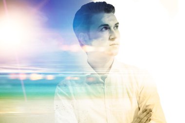 Adam ve deniz kıyısı multiexposure