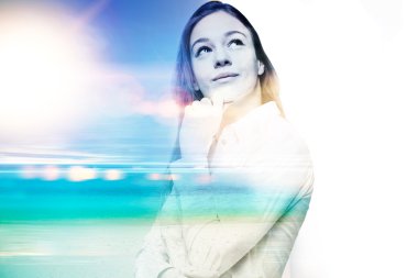 Kadın ve deniz kıyısı multiexposure