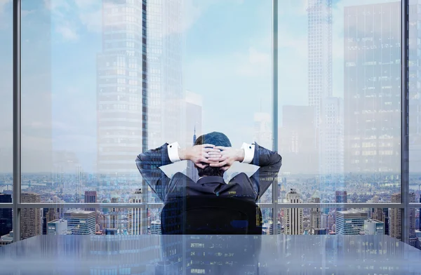 Businessman looking at city view — Stock Photo, Image