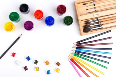 Boya, kalem ve fırça