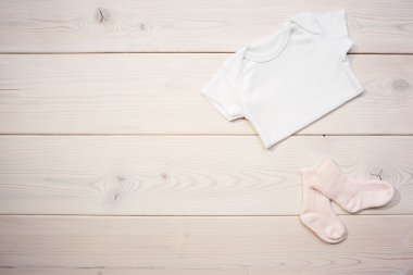 Bebek gömlek, çorap