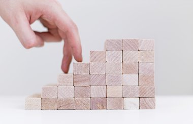 Başarı kavramı el merdiven çıkma