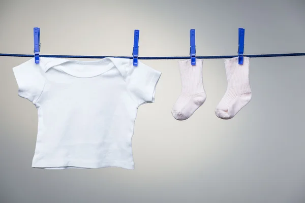 Calcetines y camisa de bebé — Foto de Stock