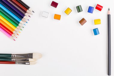 suluboya ve kalemler