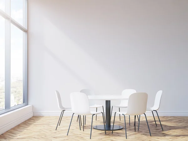 Round table in conference room — Stock Photo, Image