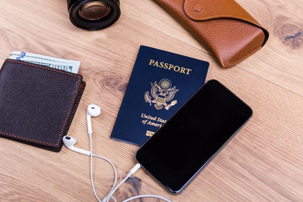 Concepto de viaje teléfono inteligente — Foto de Stock