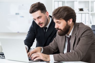 Projeyi tartışan çekici işadamları