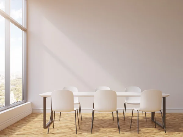 Rektangulärt bord i konferensrum — Stockfoto