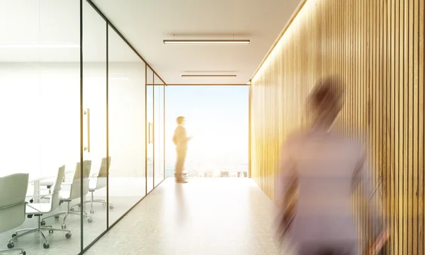 Les hommes d'affaires dans la salle de conférence tonifiant — Photo