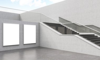 Posterler ile binada zarif merdiven