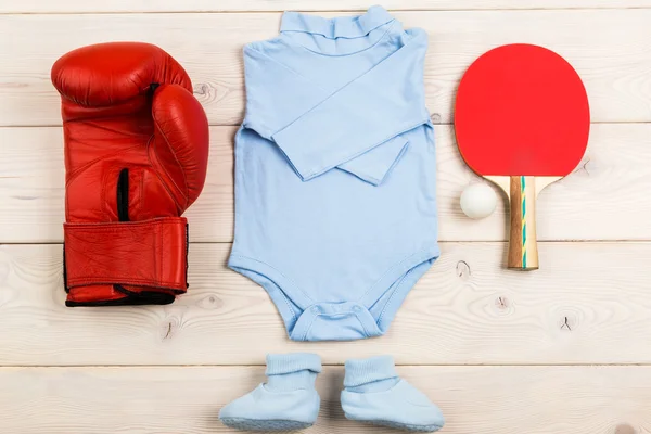 Будущий боксер или теннисист — стоковое фото