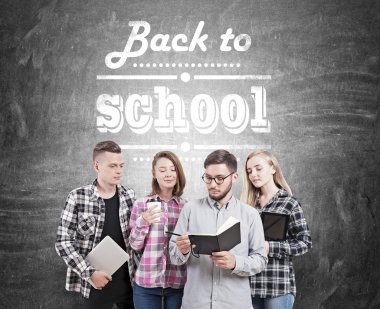 Üniversite öğrencileri okula geri dönüyor