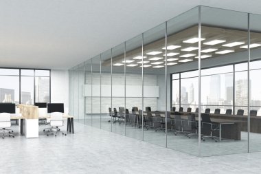 Büyük şehirde bilgisayar salonu ve toplantı odası