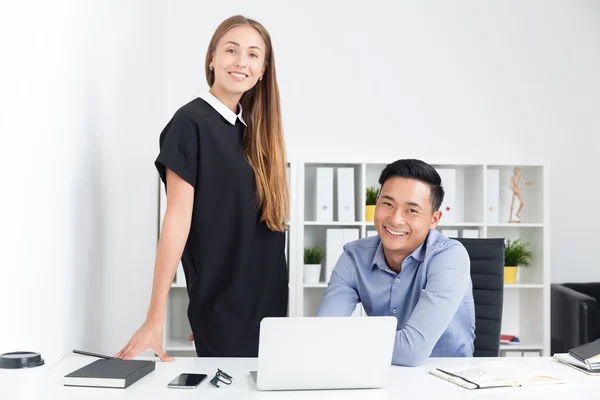 Erfolgreiches Unternehmerduo — Stockfoto