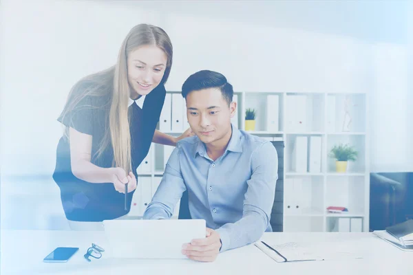 Empresários no trabalho — Fotografia de Stock