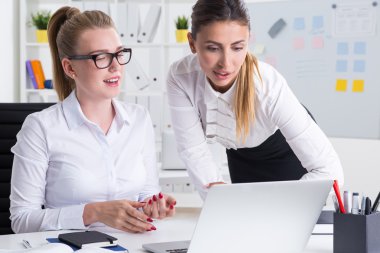 Patron gerçekten onu protegee yeni yaratıcı fikirler etkilendim. Taze görünüm ve vahşi hayal gücü kavramı