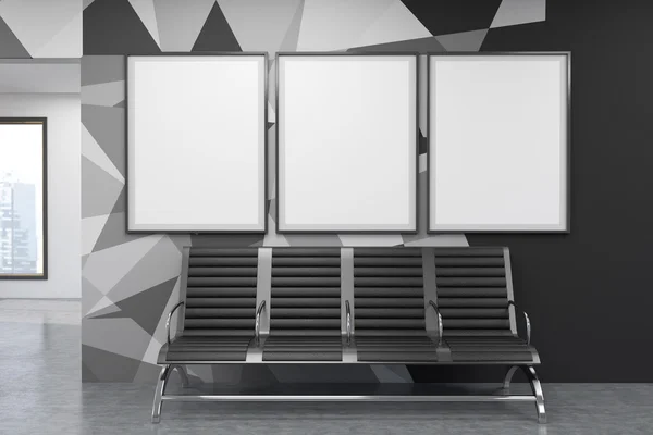 黑白办公室内部，墙上有四把椅子和三张垂直海报，带有几何装饰。等待的概念。3d 渲染。模拟起来 — 图库照片