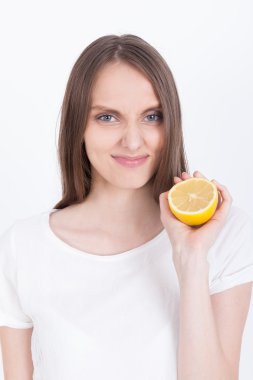 Limondan nefret ederim.