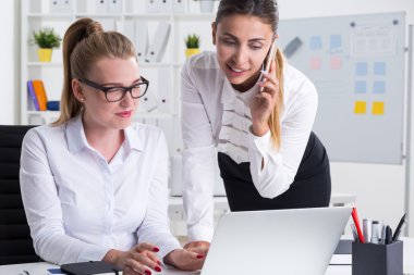 Yatırımcılarla konuşmak