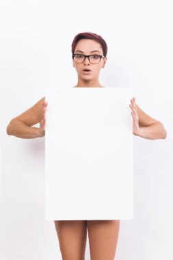 Kıyafet giydiğime yemin edebilirim.