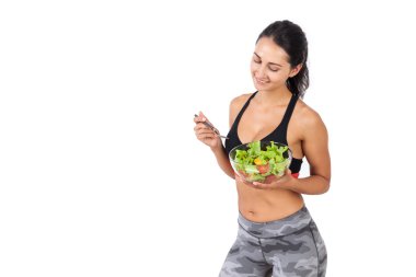 Salata kase ile gülümseyen kız