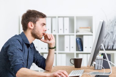 Adam için çözüm arıyor