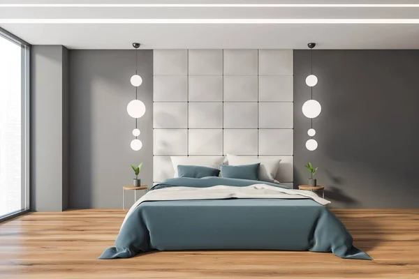 Beyaz Gri Duvarları Olan Modern Yatak Odasının Içi Ahşap Zemin — Stok fotoğraf