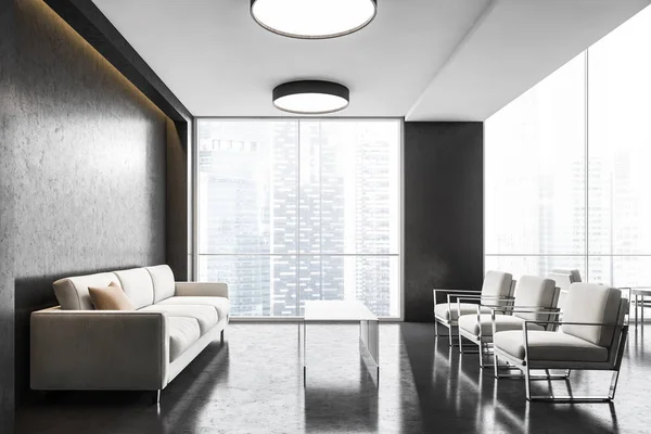 白色的沙发和椅子在昏暗的商务办公室里 为有大窗户的客户提供候车室 俯瞰摩天大楼 黑色墙壁和地板 白色家具3D渲染 没有人 — 图库照片