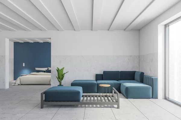 现代客厅的内部有白色的墙壁 铺了瓷砖的地板 舒适的蓝色沙发和卧室背景 3D渲染 — 图库照片