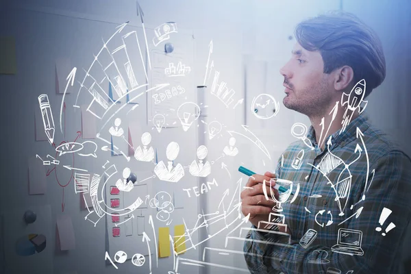 Junger Geschäftsmann Der Auf Whiteboard Verschwommenem Büro Mit Doppelter Belichtung — Stockfoto