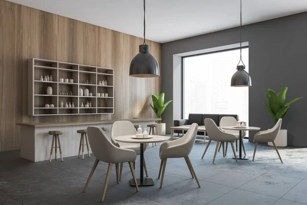 Graues Café Interieur Stühle Mit Weißen Tischen Holzwand Mit Lampen — Stockfoto