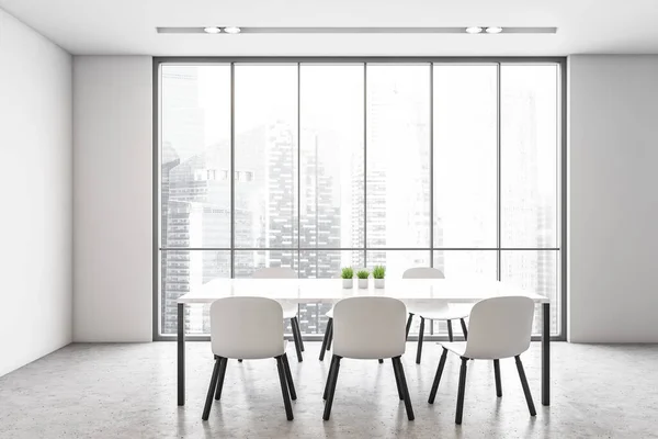 Comedor Blanco Cerca Gran Ventana Con Vista Ciudad Rascacielos Negocios — Foto de Stock