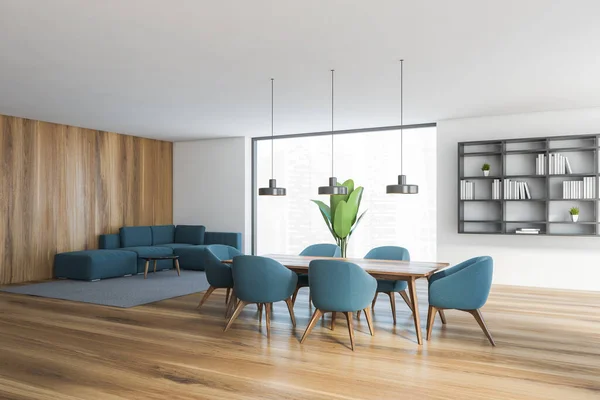 Witte Houten Hal Zijaanzicht Blauwe Stoelen Met Sofa Hoek Bij — Stockfoto