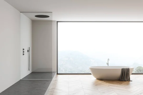 Interior Baño Moderno Con Paredes Blancas Suelo Madera Ventana Panorámica —  Fotos de Stock