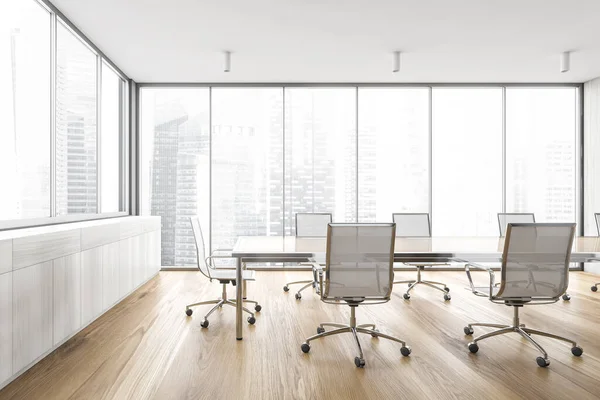 Holzweißer Konferenzraum Business Center Langer Holztisch Mit Schwarzen Stühlen Leichte — Stockfoto