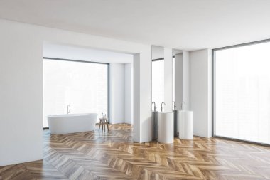 Açık alan beyaz ahşap banyo, yan görüş, iki beyaz lavabo ve arka planda büyük pencerenin yanında küvet. Ahşap zemin parke, büyük aynalar. 3D görüntüleme yok.